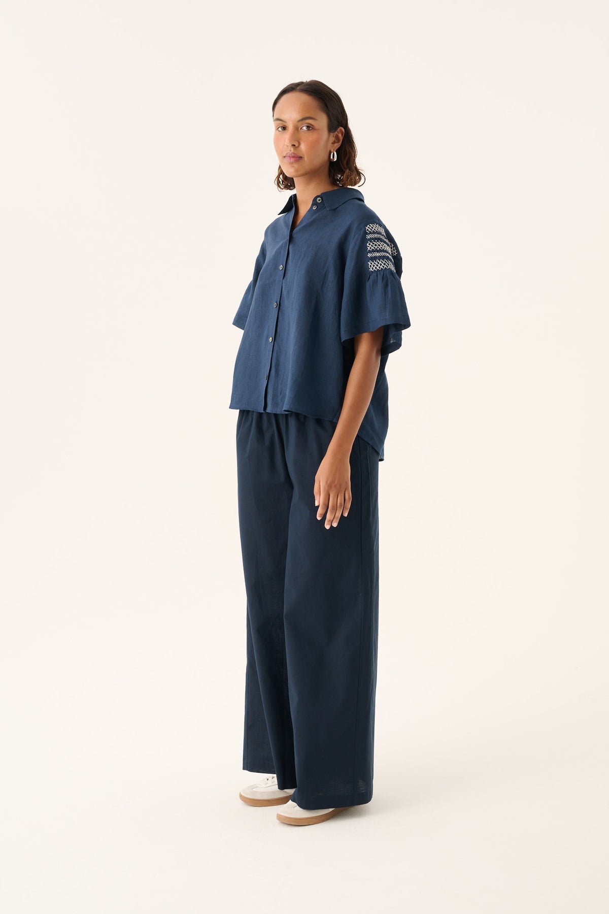 Pandora Light Linen Solid Pants | Ink Blue
