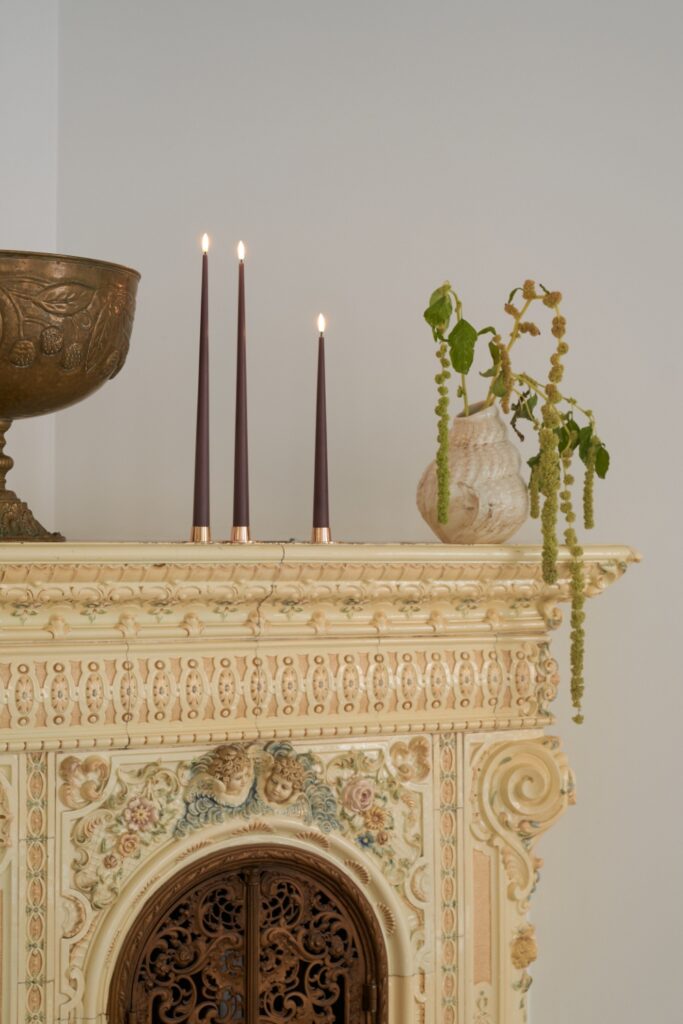 Ester & Erik Stagelys | LED 30 cm.| No. 77 'Caviar'