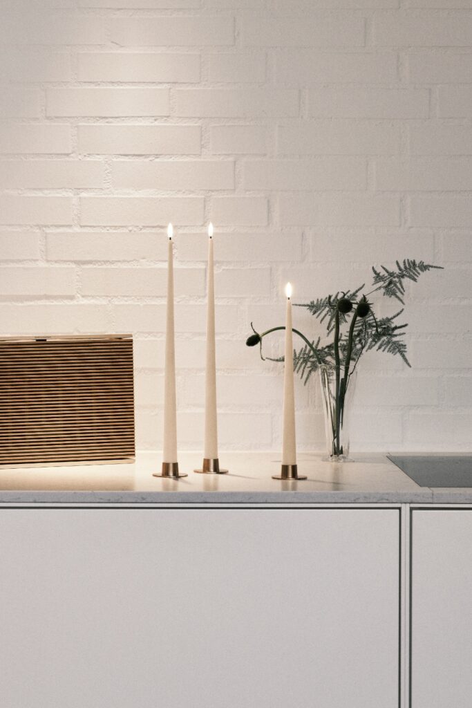 Ester & Erik Stagelys | LED 30 cm. | No. 10 'Silky'