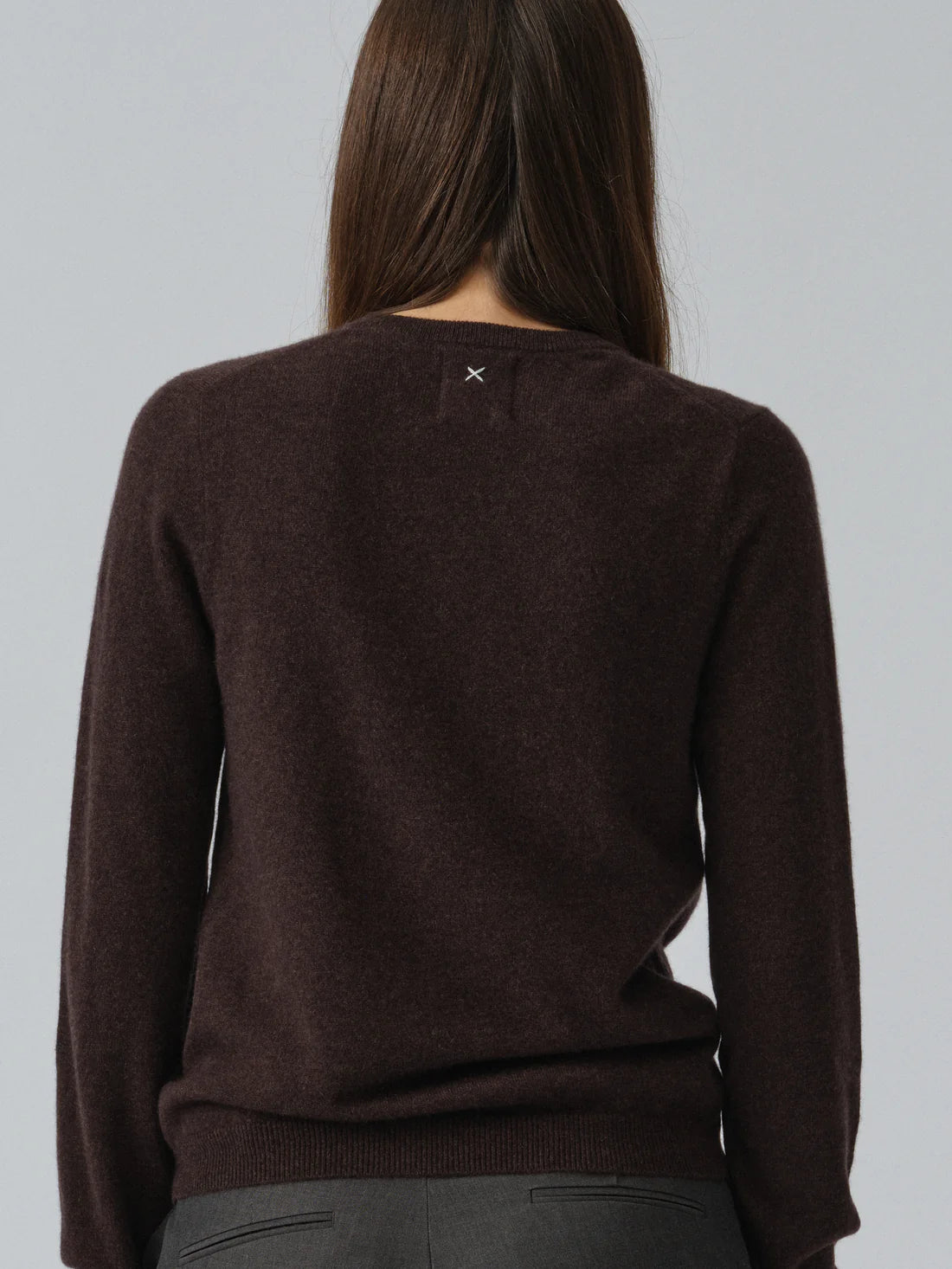 People's Republic of Cashmere  | Fitted Roundneck | Black Truffle