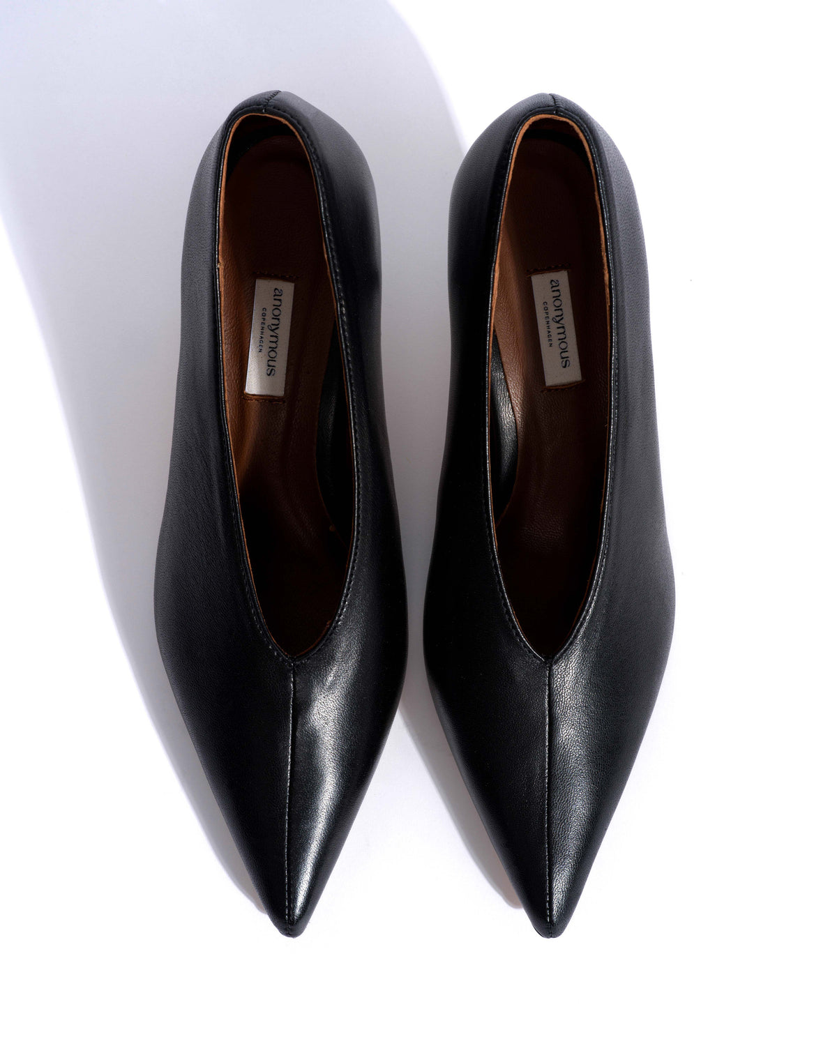 Anonymous Copenhagen Phia 55 pin | Shiny Lamb Black