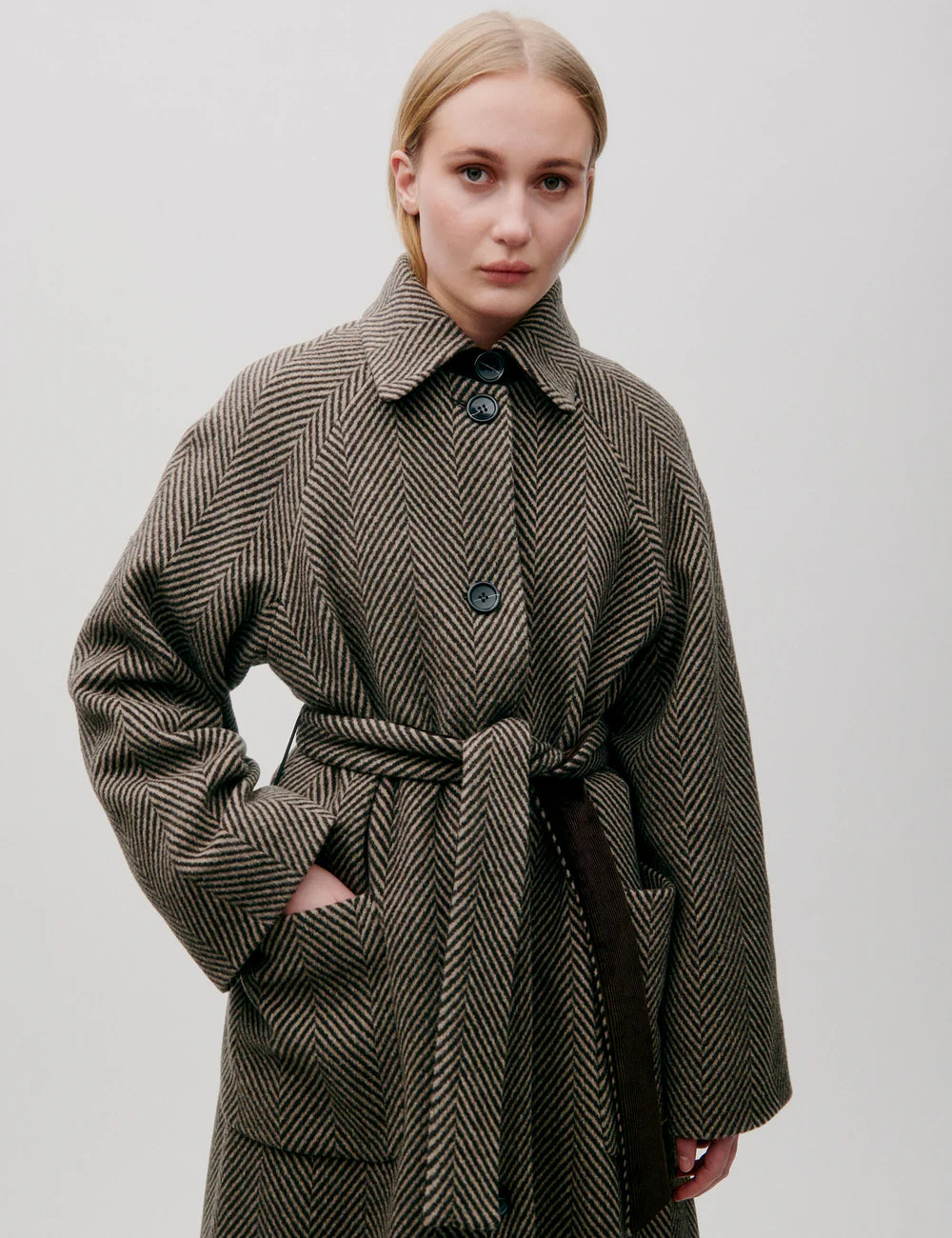 APOF Dyveke Frakke | Herringbone | Uld