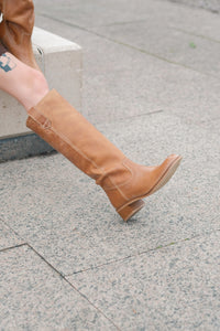 Dico Copenhagen Ann Gaucho Boot | Escovado Leather Dark Tan