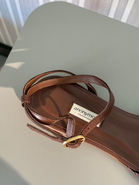 Anonymous Copenhagen Senara 10 | Hand-Braided Leather | Chocolate