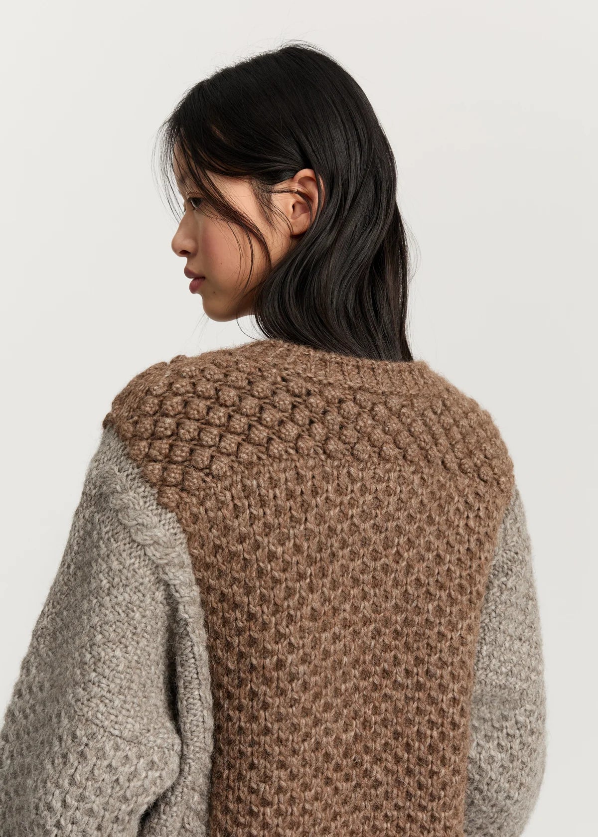Aiayu Justina sweater – llama wool | Mix Pure Grey | Håndstrikket i Lama Uld