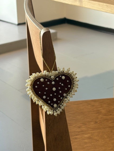 Nynne Rosenvinge Christmas Ornament | Julehjerte med perler | Brun