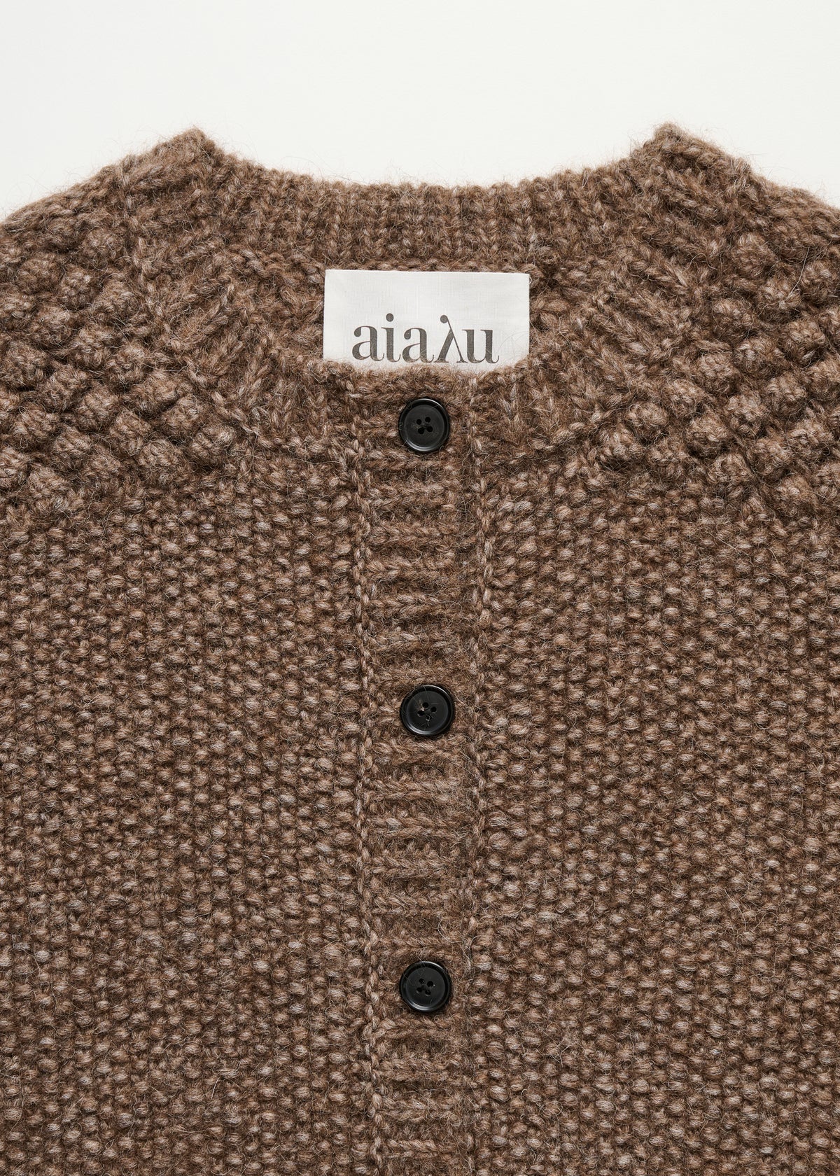 Aiayu Sierra Cardigan – llama wool | Pure Brownie | Håndstrikket i Lama Uld