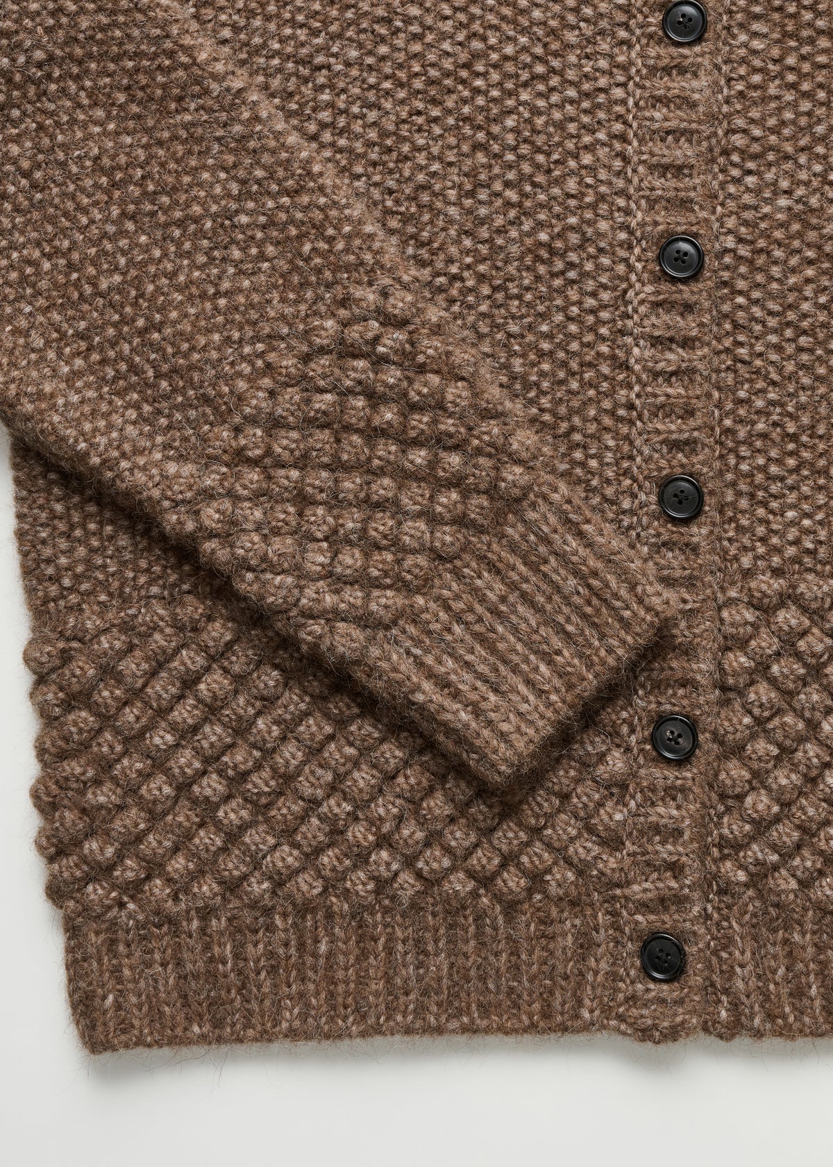 Aiayu Sierra Cardigan – llama wool | Pure Brownie | Håndstrikket i Lama Uld