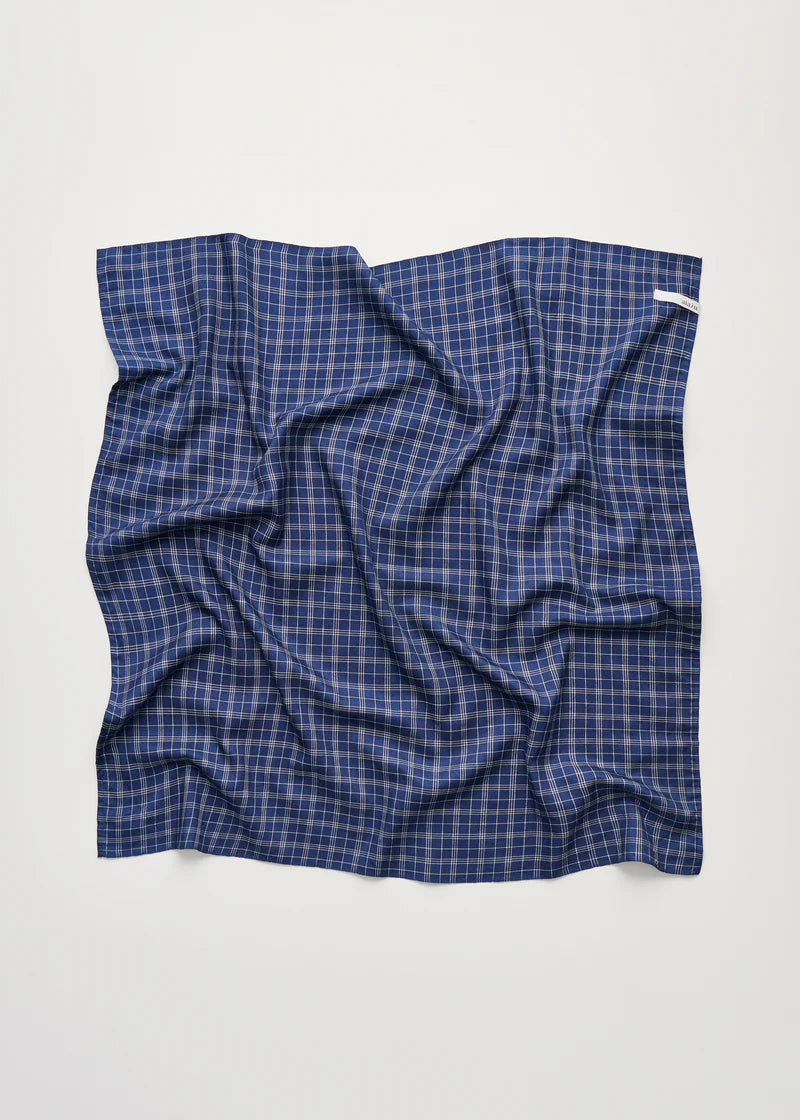 Aiayu Colton Scarf Pure Silk  | Mix Navy | Silketørklæde 65 x 65 cm.