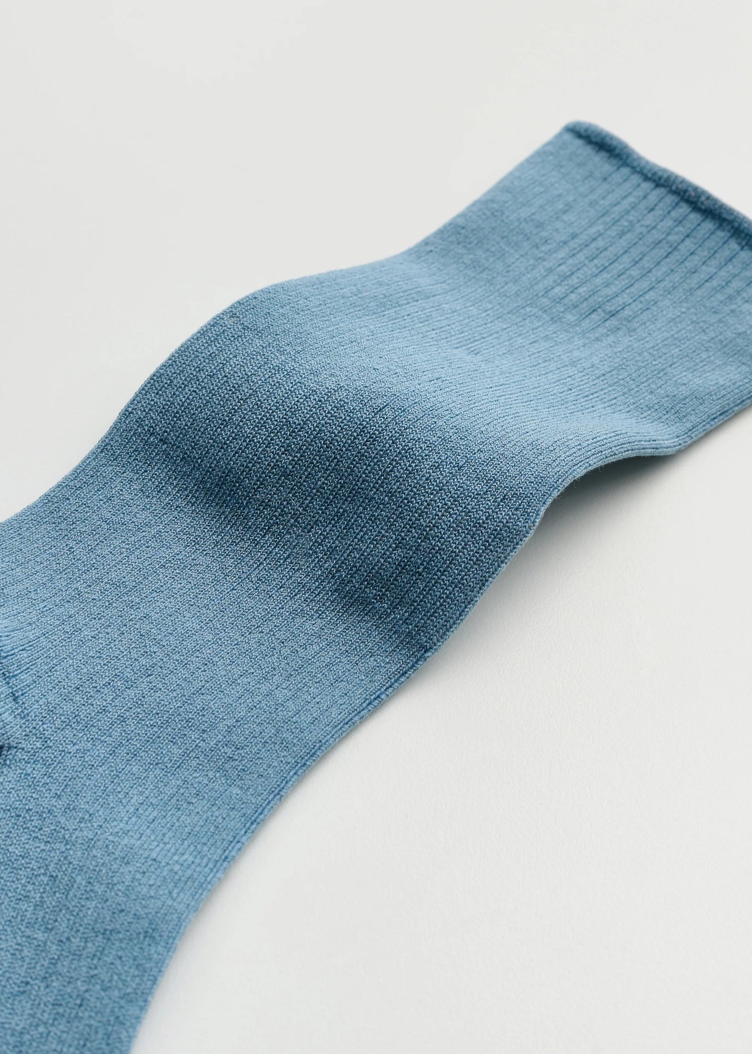 Aiayu Cotton Rib Socks | Opal Blue | Strømper i økologisk bomuld