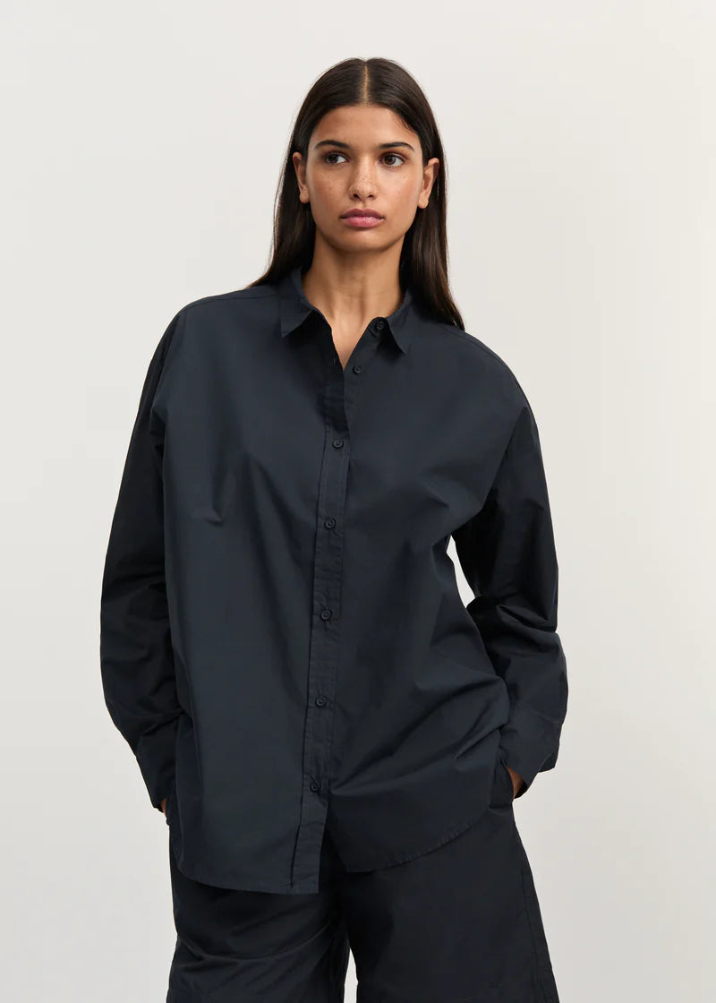 Aiayu Shirt 1407 | Black Navy | Økologisk Skjorte