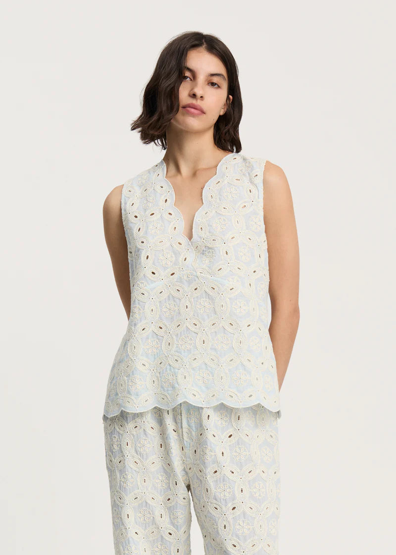 Aiayu Himani Top Embrodery | Blue Eyes