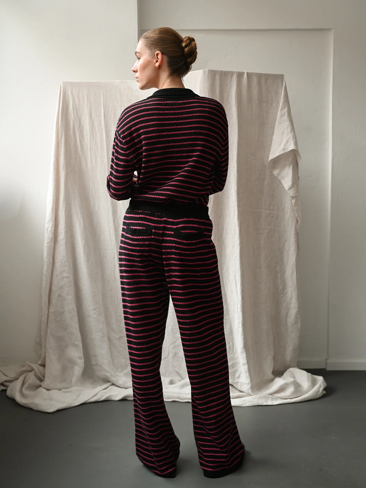 Proem Parades Nuria Knit Trousers | Black & Holly Berry