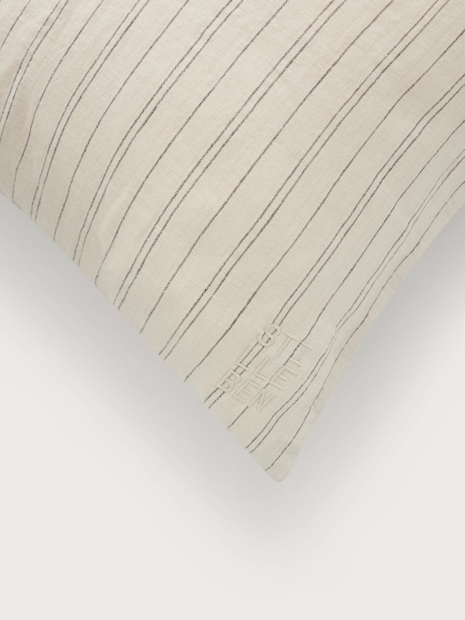 Stilleben Cushion Cover | Striped Beige | 50 x 50 cm.