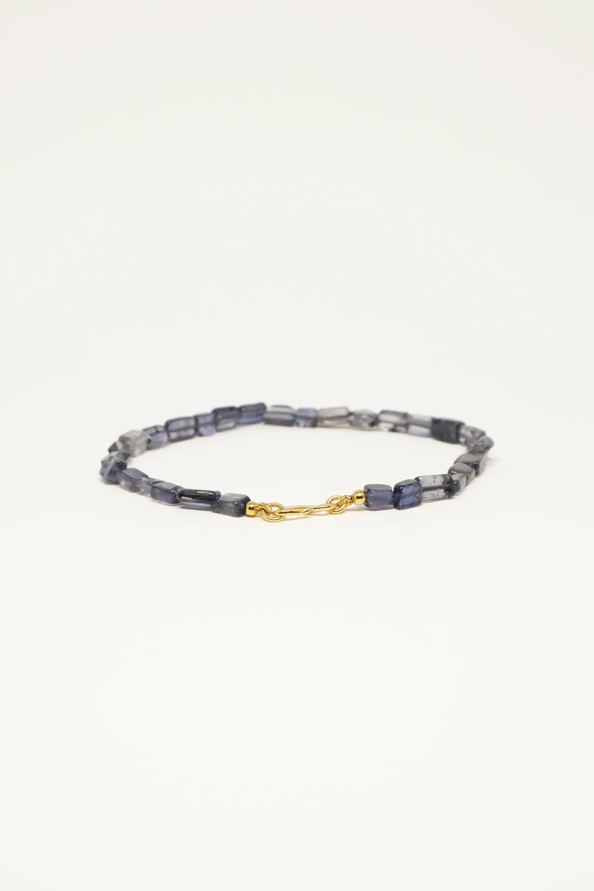 Studio Loma Naya Armbånd 18 cm. | Iolite