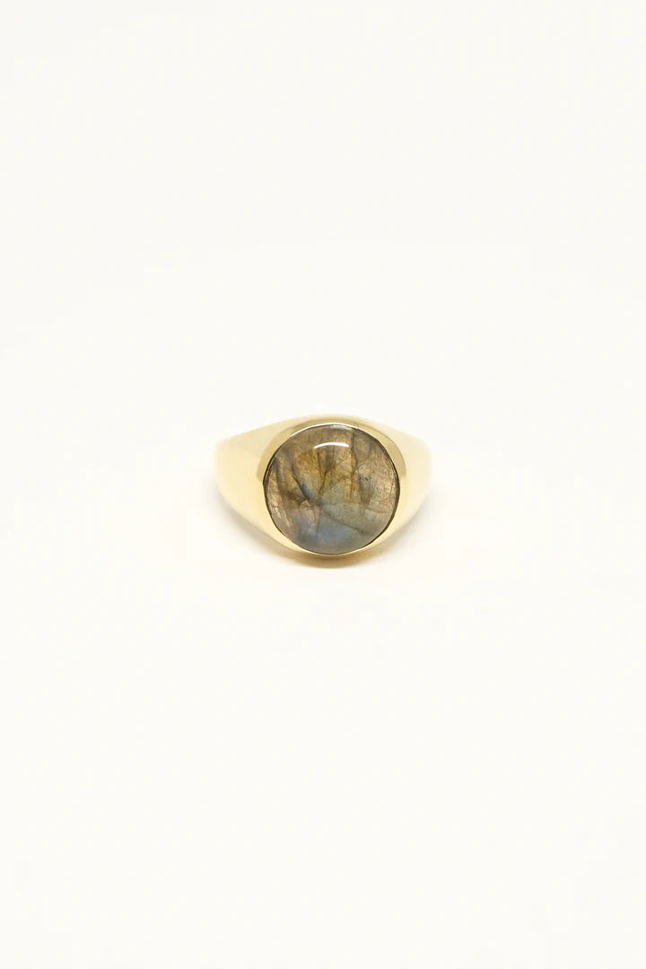 Studio Loma | Aisha ring | Labradorite