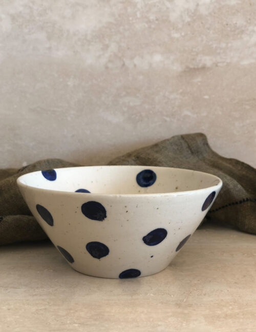 Bornholms keramikfabrik ø-skål med blå polka prikker